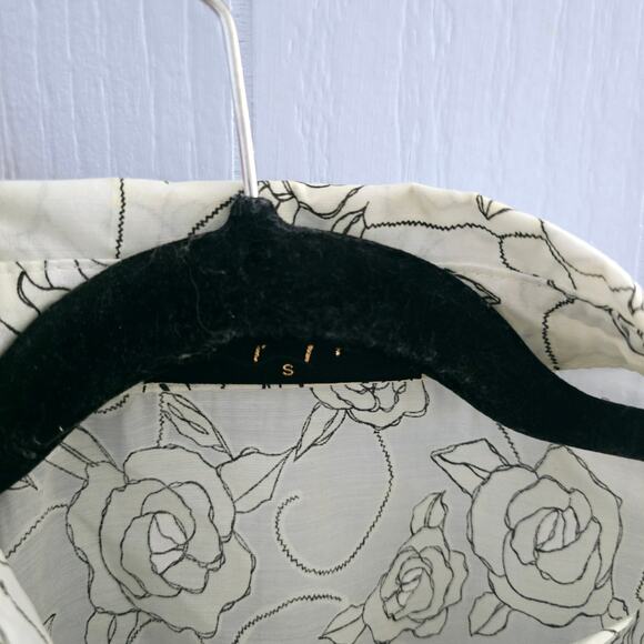 Like The Moon Rose Print Button Up Blouse Size Small – Feminine, Romantic, Chic - Picture 7 of 8